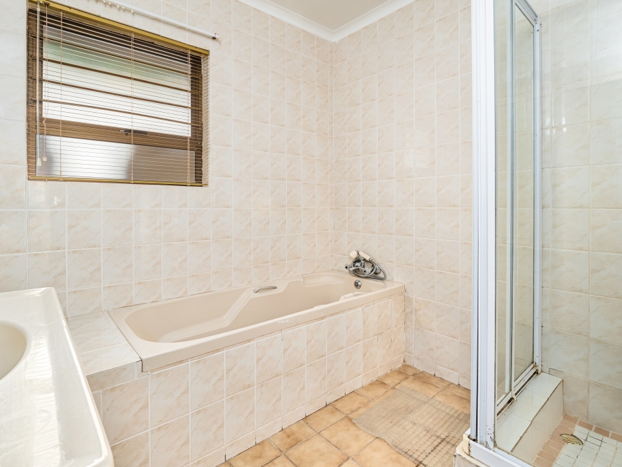 6 Bedroom Property for Sale in The Village Western Cape